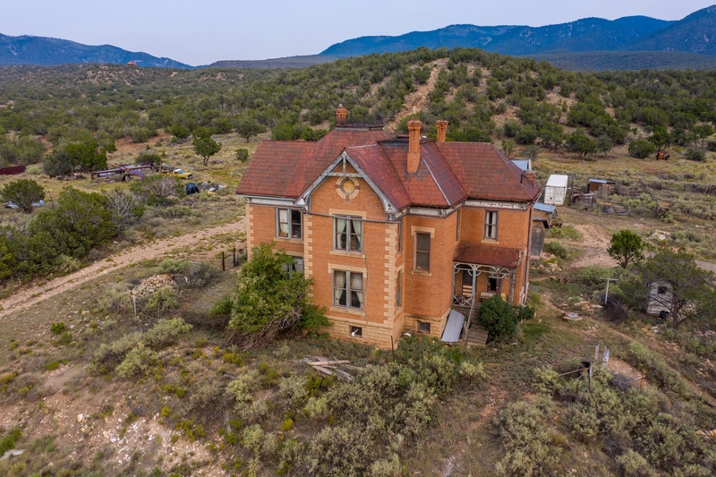 Das Hoyle Herrenhaus in White Oaks, New Mexico | Alamy Stock Photo by Amanda Ahn