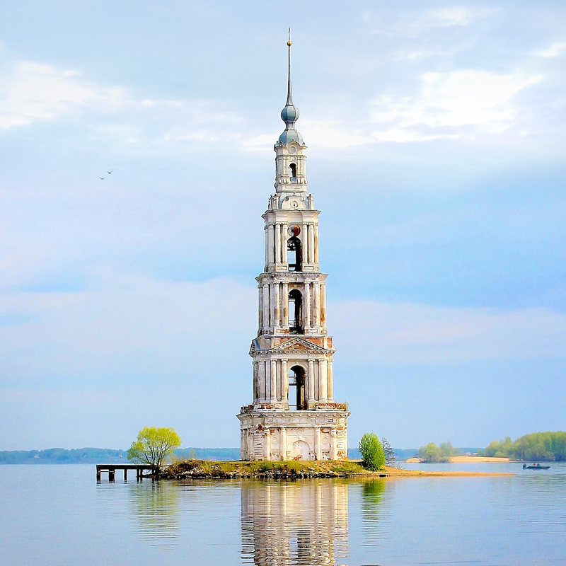 Die überflutete Altstadt von Kalyazin in Russland | Alamy Stock Photo by farawayjoe/RooM the Agency 