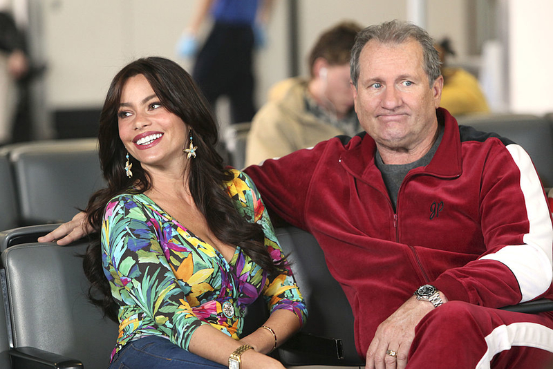 Gloria y Jay en “Modern Family” | Getty Images Photo by Danny Feld/Disney General Entertainment Content