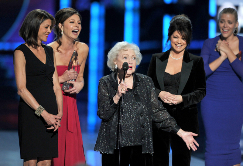 La carrera como actriz de Betty White es digna de los libros de récords... Literalmente | Getty Images Photo by Kevin Winter