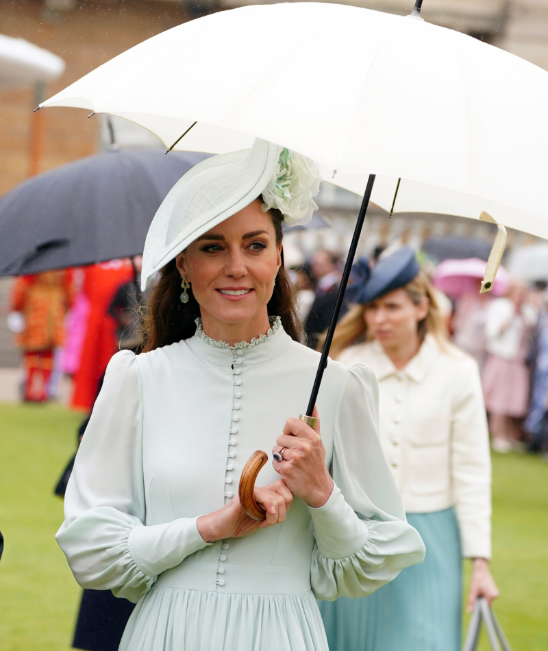 Individuelles High-Neck Kleid - Mai 2022 | Getty Images Photo by Dominic Lipinski - WPA Pool