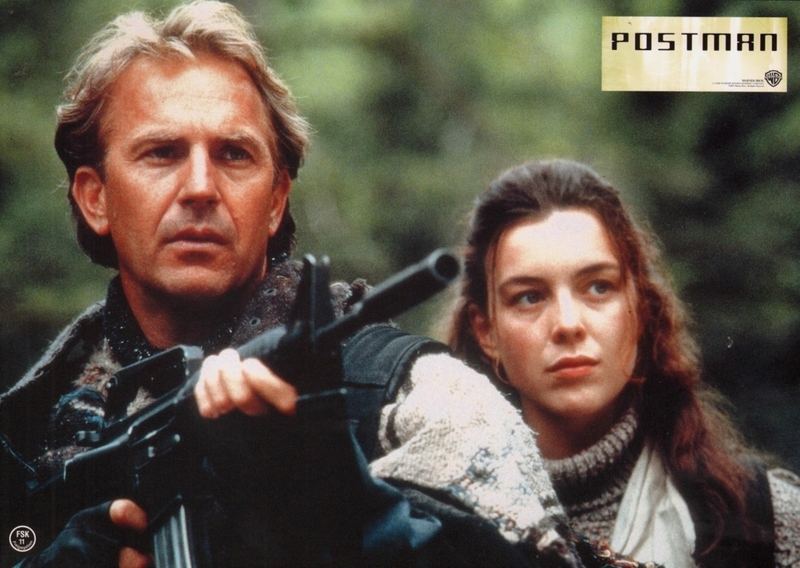 Kevin Costner en “El cartero” | MovieStillsDB