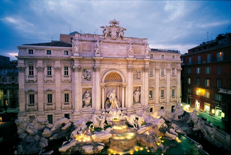 Fantasía - La Fontana de Trevi, Italia | Getty Images Photo by DEA/G. COZZI