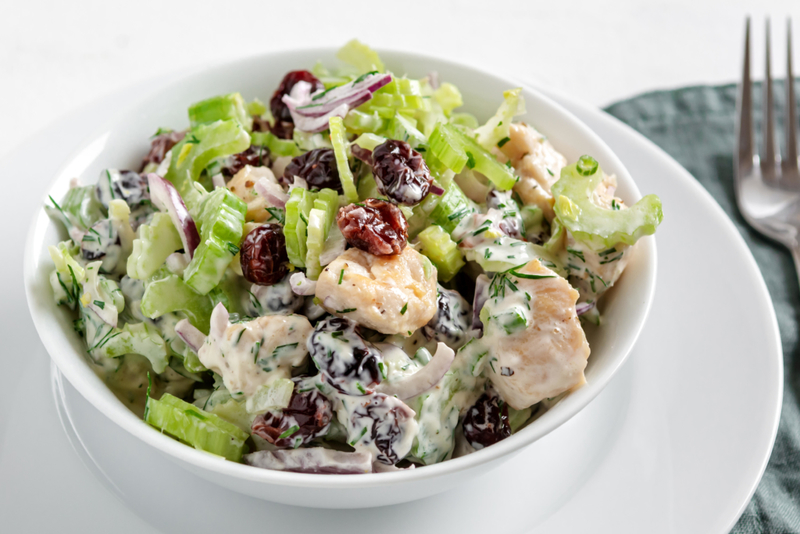 Salada de Frango e Cranberry | Alamy Stock Photo by vivoo 