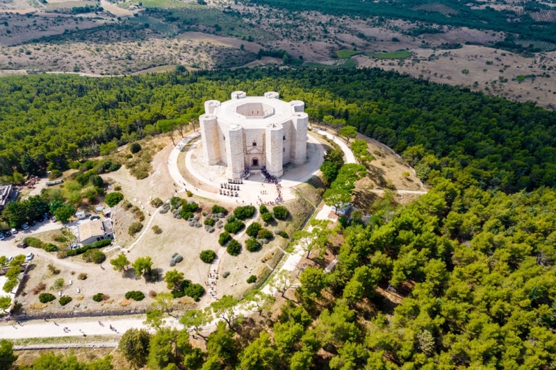 Castel del Monte – Apulia, Italy | Alamy Stock Photo by Angelo Chiariello