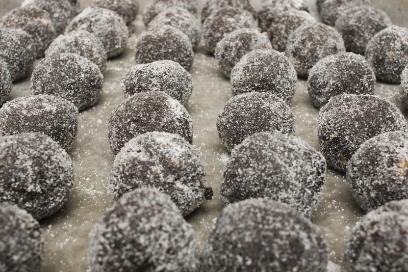 Kentucky – Bourbon Ball | Shutterstock