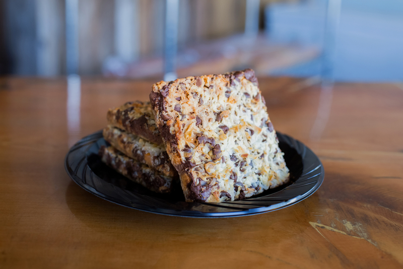 Minnesota – Seven Layer Bars | Shutterstock