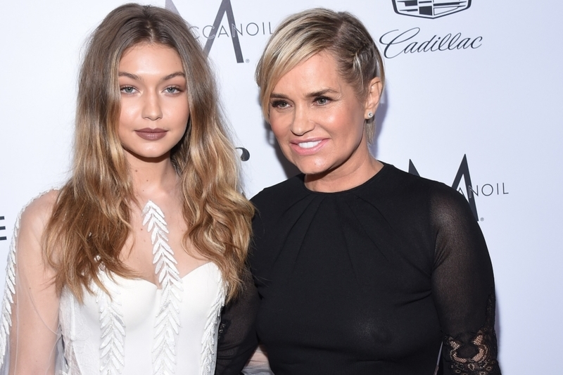 Yolanda Hadid y Gigi Hadid | Shutterstock