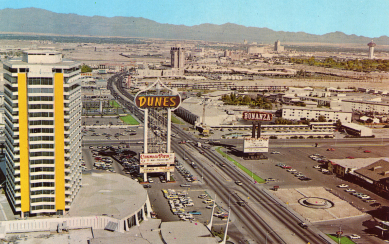 Vista Aérea de Las Vegas | Alamy Stock Photo by Curt Teich Postcard Archives/Heritage Image Partnership Ltd