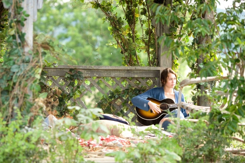 Ela É Dona De Uma Fazenda No Tennessee - EUA | MovieStillsDB