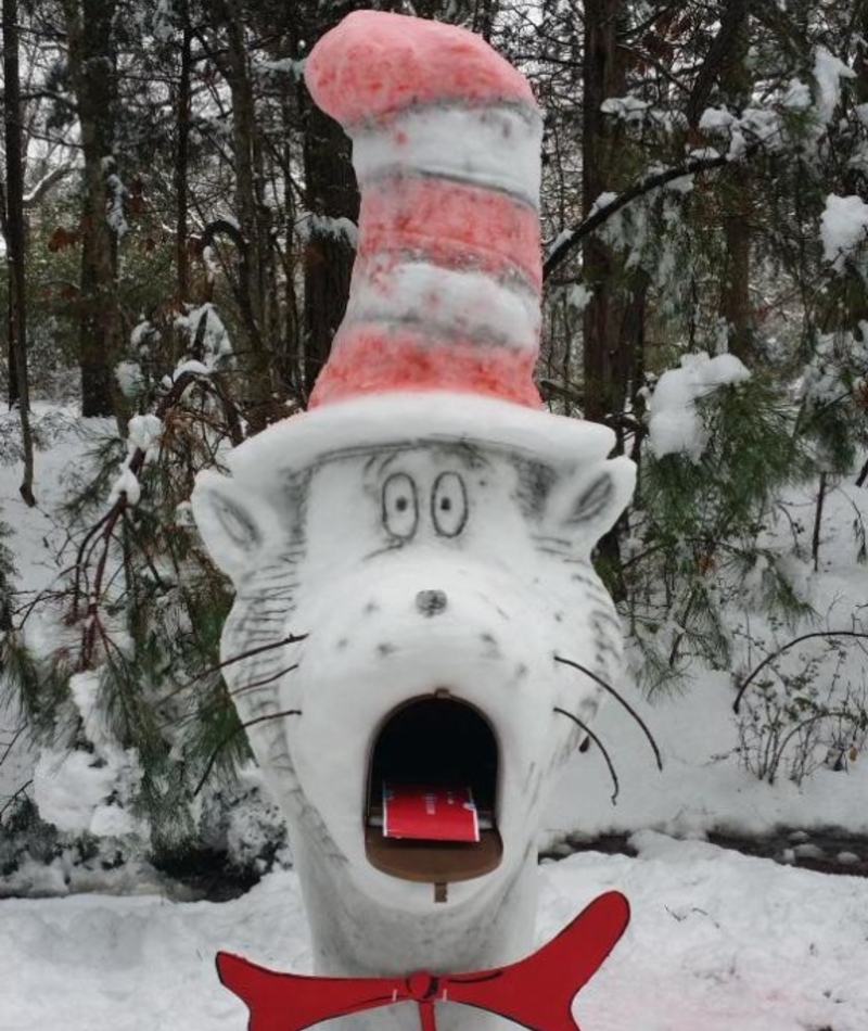 My Mailman’s Name is Seuss | Twitter/@SaveSnailMail