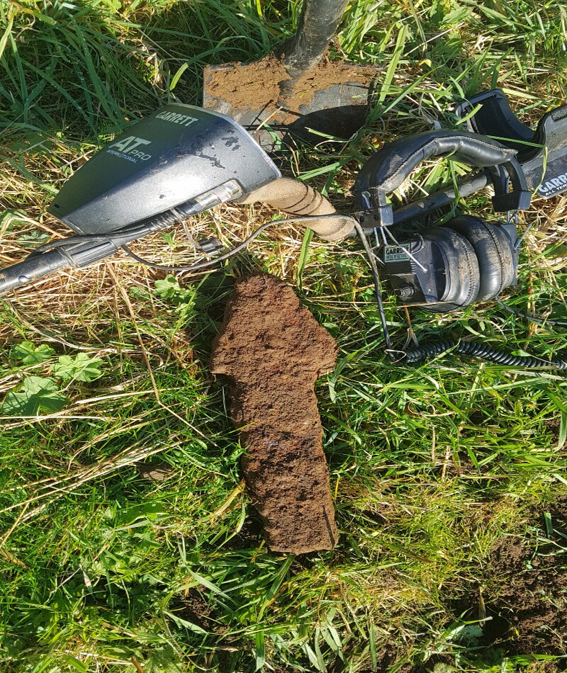 A Bucket Tooth Shaped Like an Ancient Arrow | Reddit.com/Fisepiss