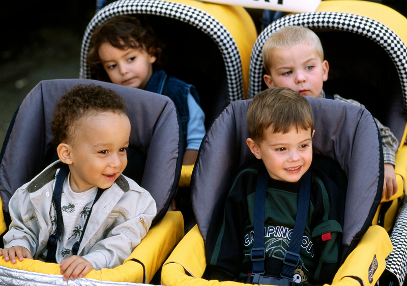 Super bebés: pequeños genios 2 (2004) | Alamy Stock Photo by TCD / Prod.DB / ApolloMedia 