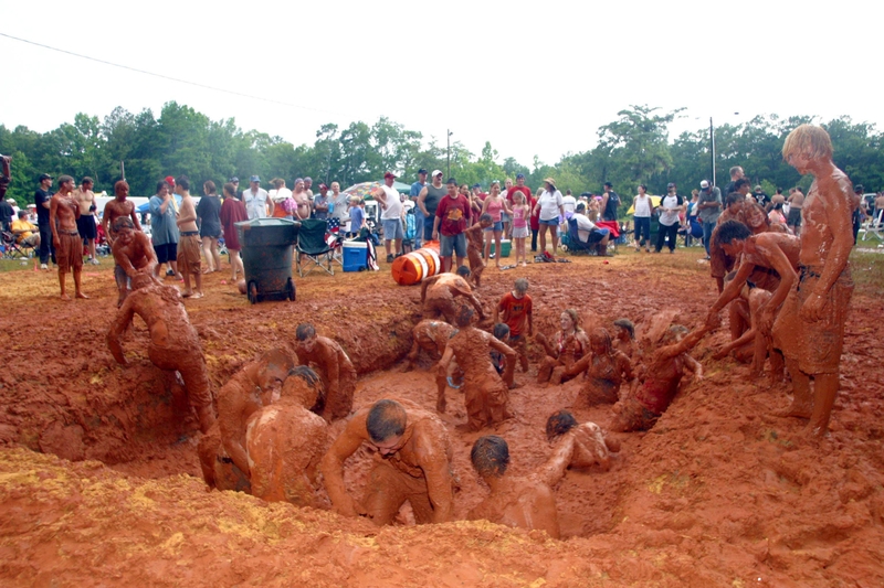 The Redneck Games – East Dublin, Georgia | Alamy Stock Photo by GaryRobertsphotography