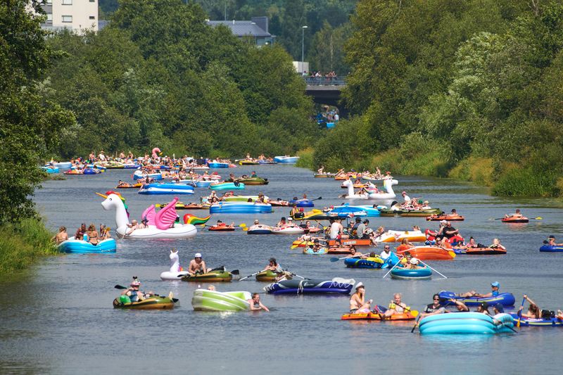 Beer Floating Kaljakellunta – Finland | Alamy Stock Photo by Mikko Palonkorpi