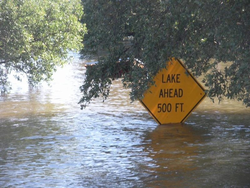 Lake Ahead | Reddit.com/ChrisHardwicksNavel