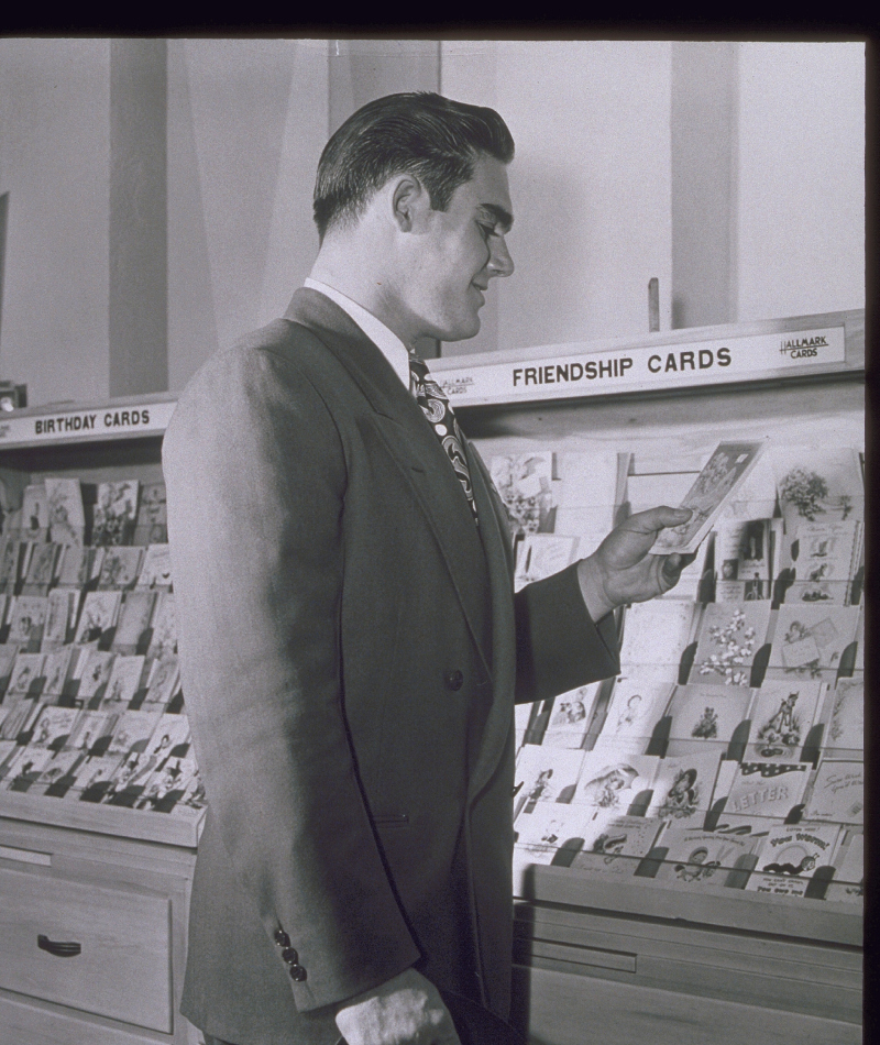 Giving Customers a Look | Getty Images Photo by Harold M. Lambert