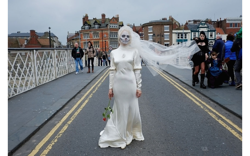 Lass den Tod hinter dir, Schönheit! | Getty Images Photo by Ian Forsyth