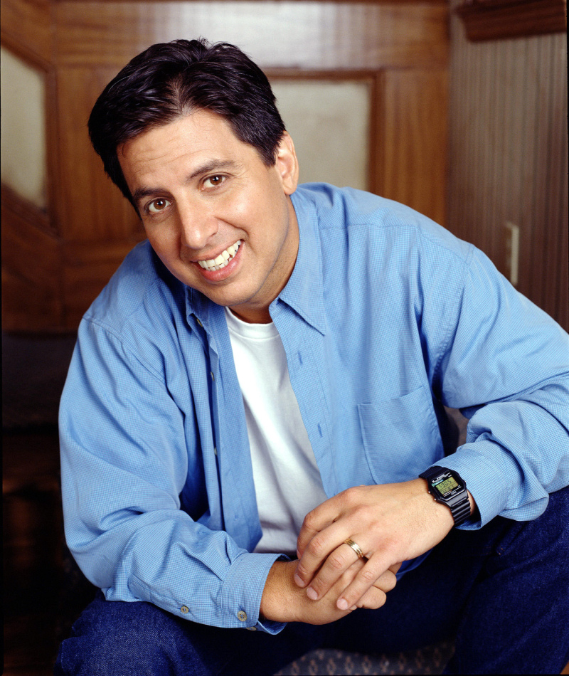 Ray Romano – $1.7 millones | Alamy Stock Photo by Inc/CBS/Courtesy Everett Collection