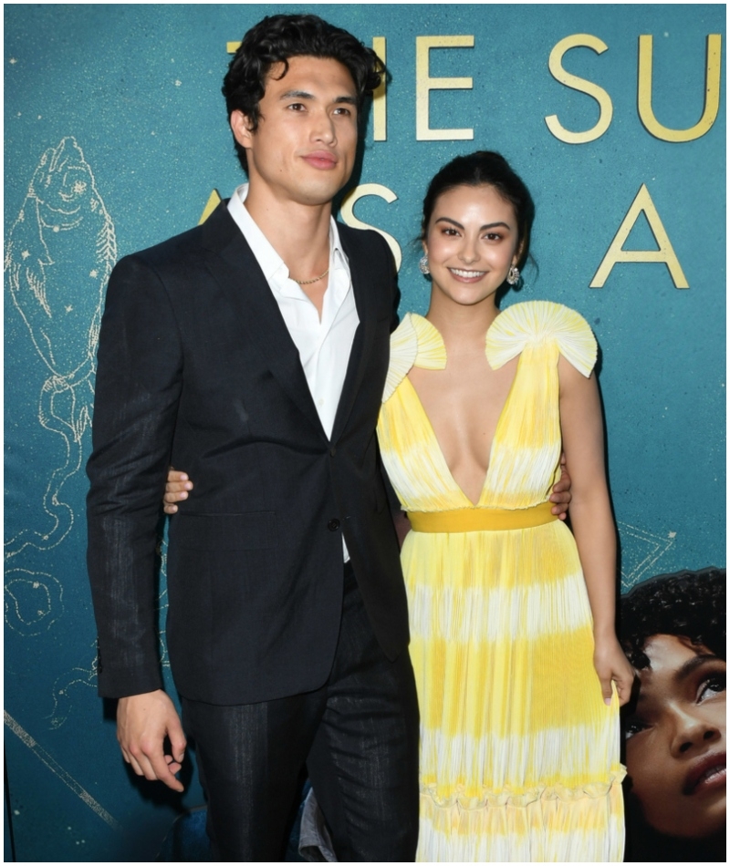 Camila Mendes und Charles Melton | Getty Images Photo by Jon Kopaloff