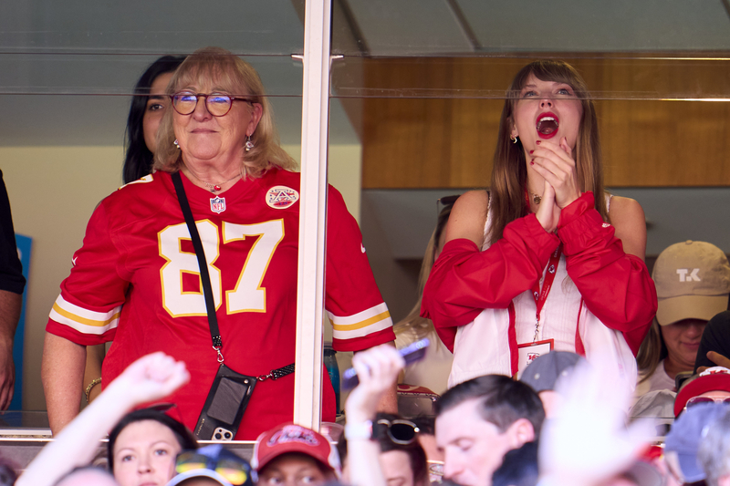 Taylor’s First Chiefs Game | Getty Images Photo by Cooper Neill