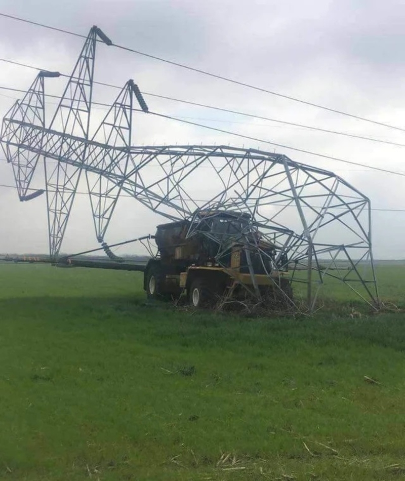 Gotta Stay Grounded When You're in a Tractor | Reddit.com/Cablome