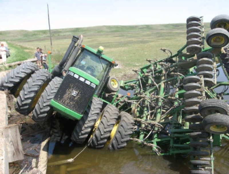 Untangle the Tractors | Youtube.com/@FarmersHaveAllTheFun