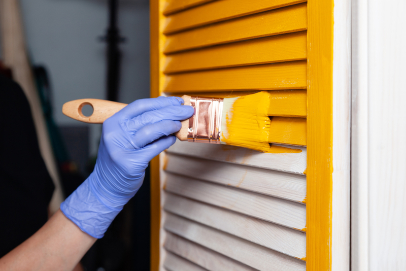 Painting wood | Shutterstock