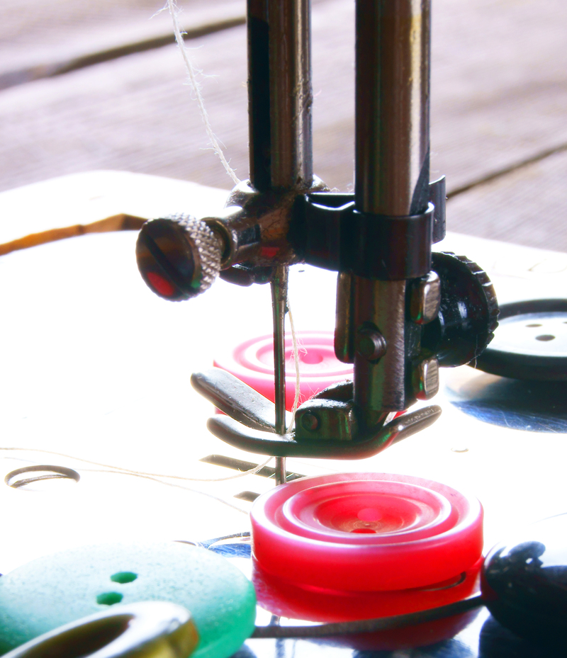 Sew Buttons with a Machine | Shutterstock