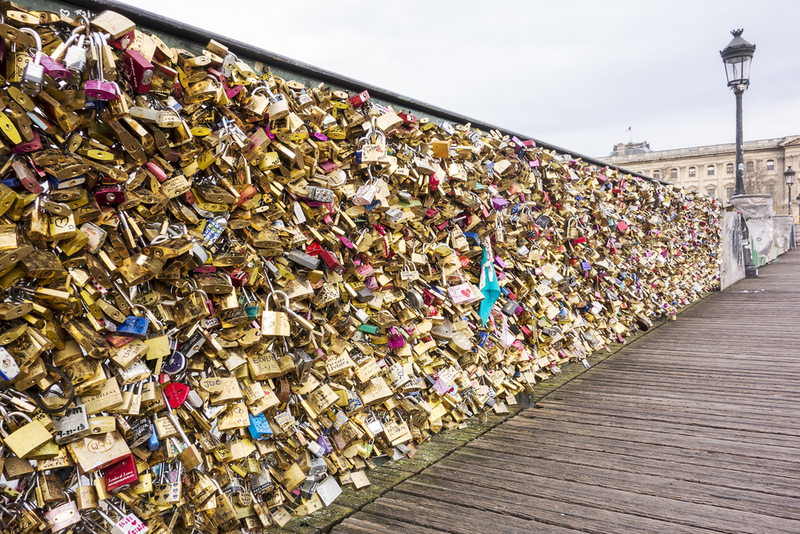 Los Candados del Amor en el Puente de las Artes | Matt Ragen/Shutterstock