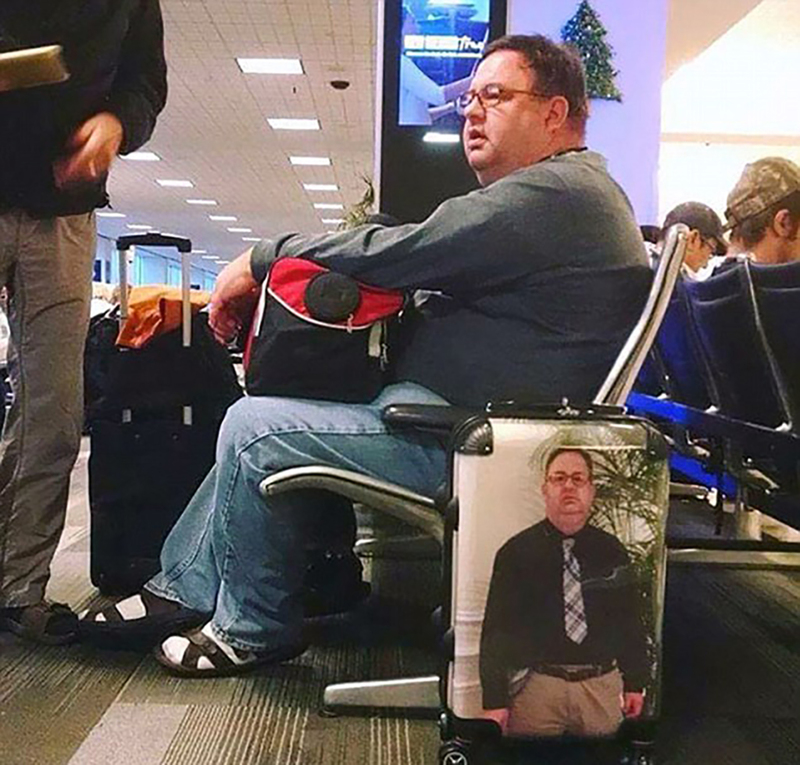 Personalized Luggage | Imgur.com/iieYIDq