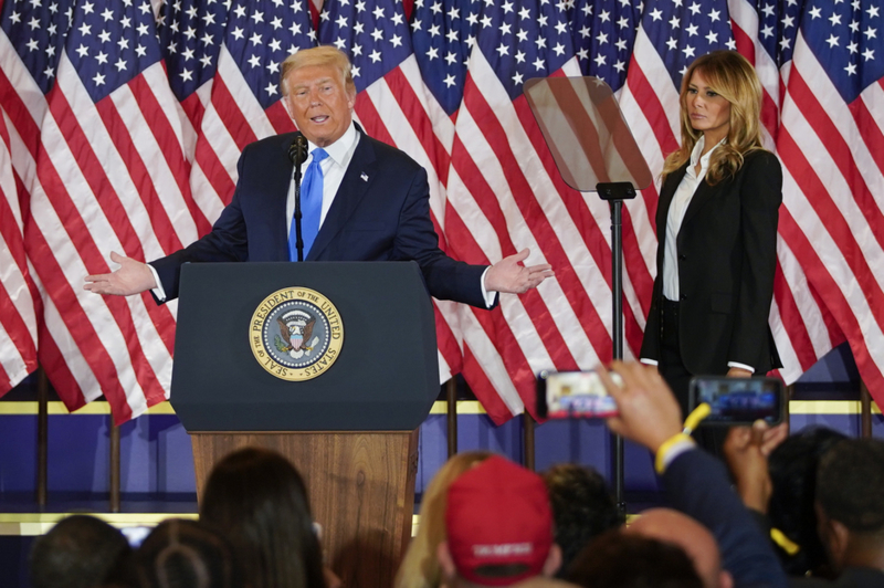 Distant But Supportive | Getty Images Photo by Al Drago/Bloomberg 